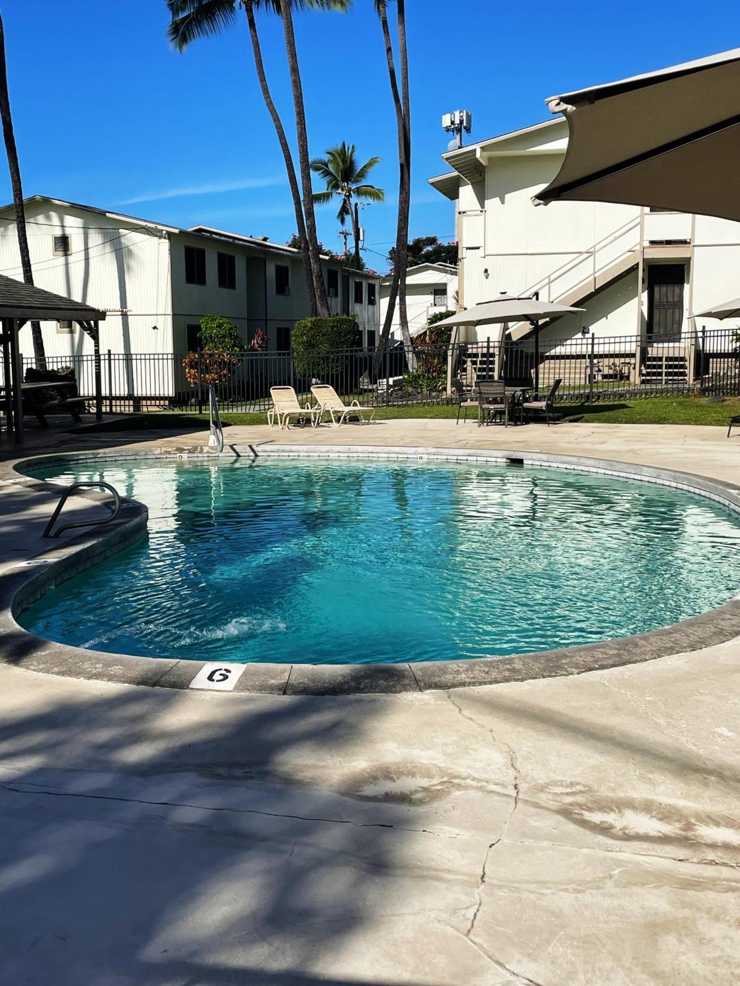 Your Slice Of Paradise In Kona - Walk To And Stores Apartment Kailua-Kona