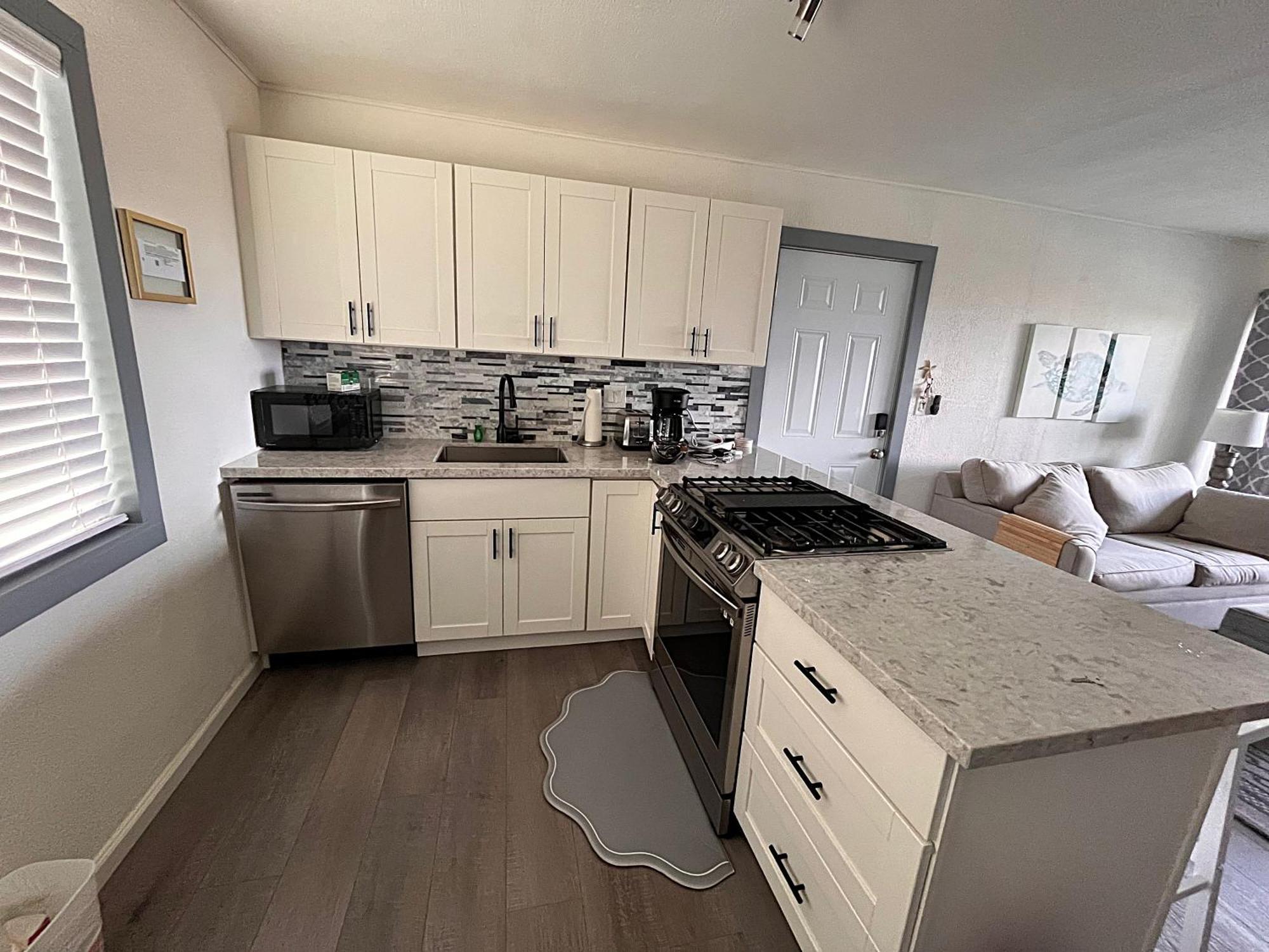 Your Slice Of Paradise In Kona - Walk To And Stores Apartment Kailua-Kona